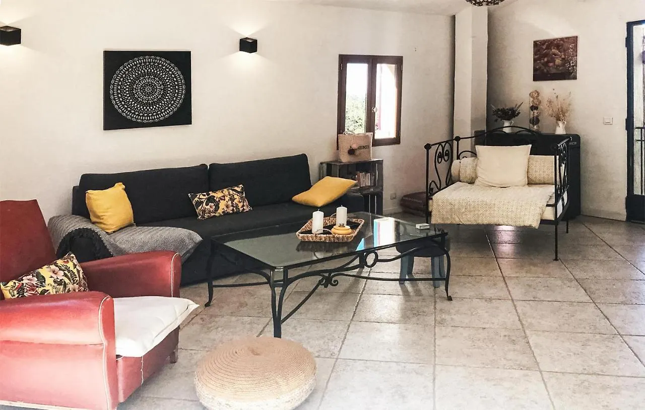 Amazing Home In Apt With House A Mountain View 0*,  فرنسا